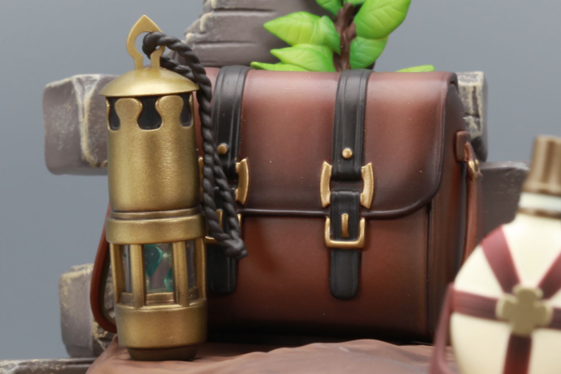 ランタンとカバンはアンティーク調