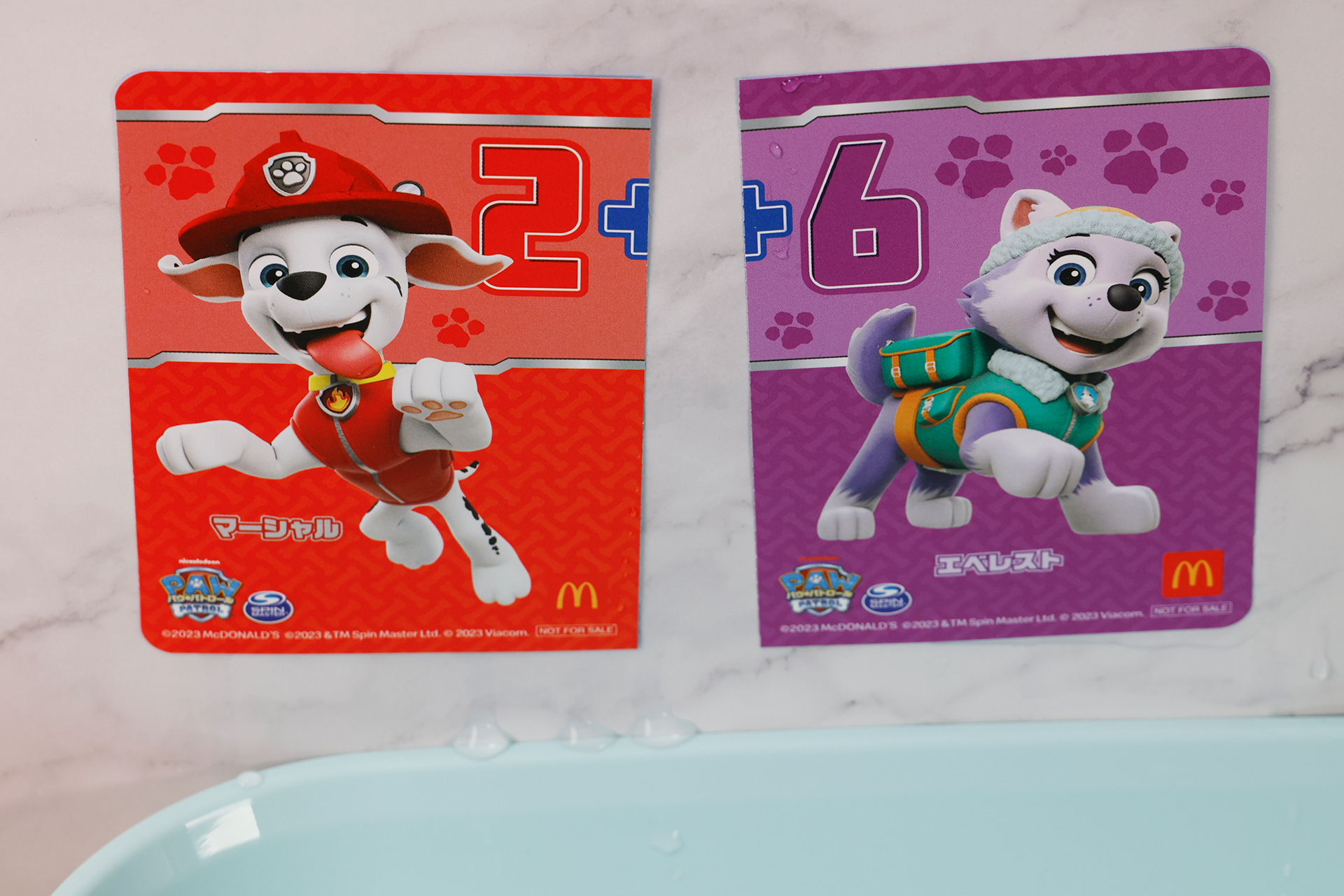 お風呂に壁にピッタリと貼り付けることができる