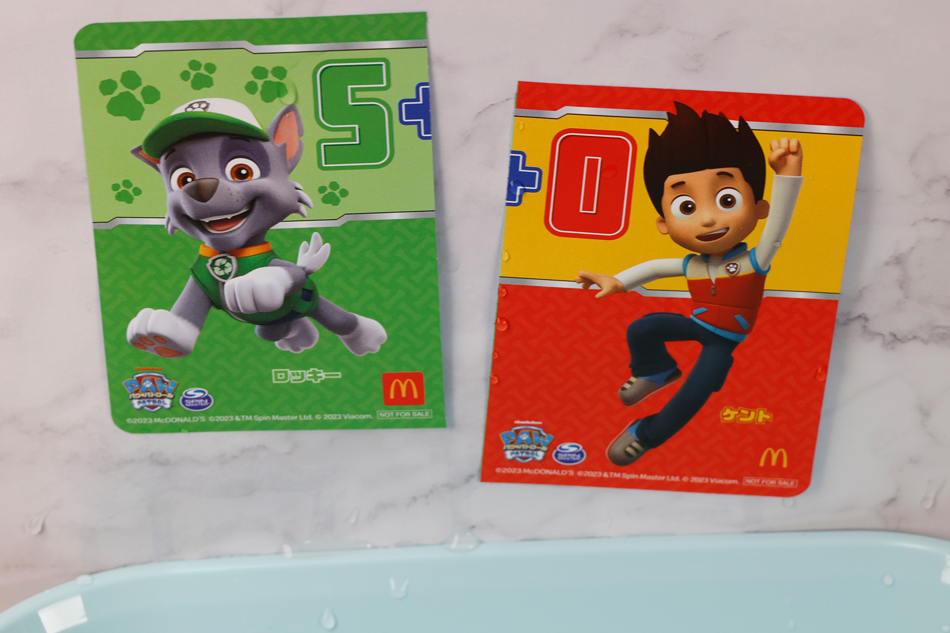 色移りがしてしまう場合があるので、遊び終わった後は剥がしておこう