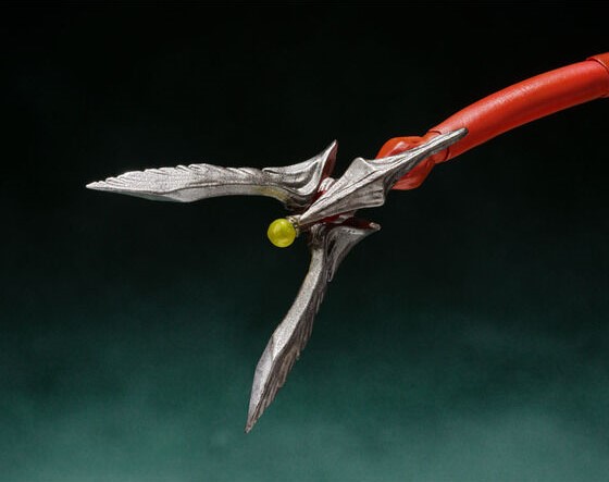 「S.H.MonsterArts イリス」以外は付属しません