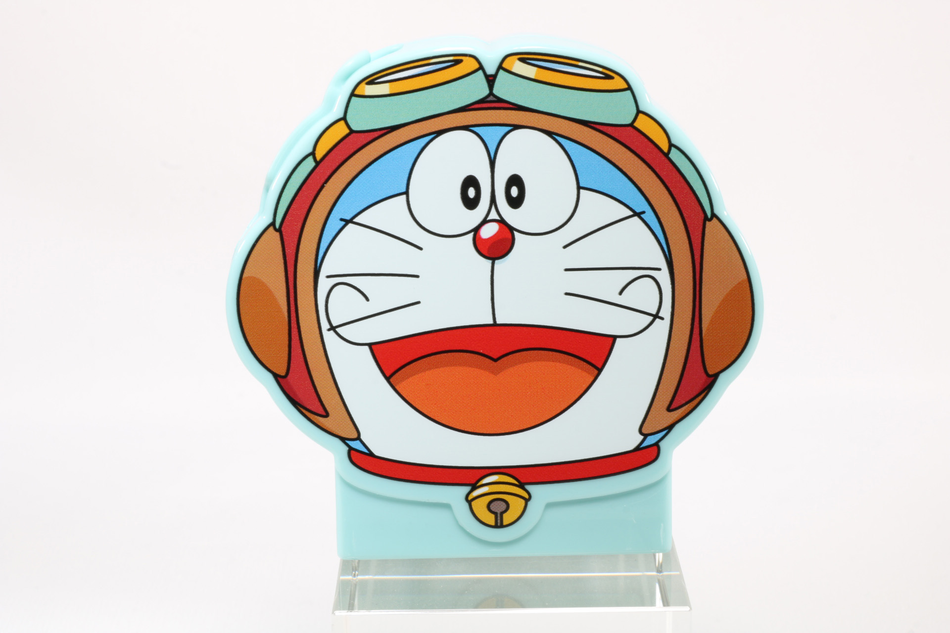 裏面にはドラえもんの顔が描かれている