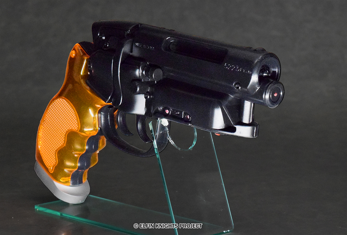 限定版は灰色がかった色合いになるとのこと