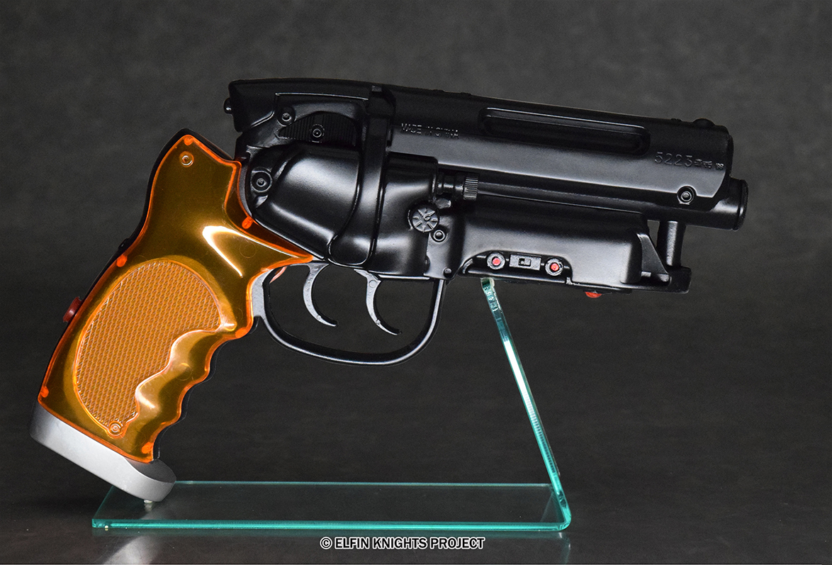 限定版は灰色がかった色合いになるとのこと