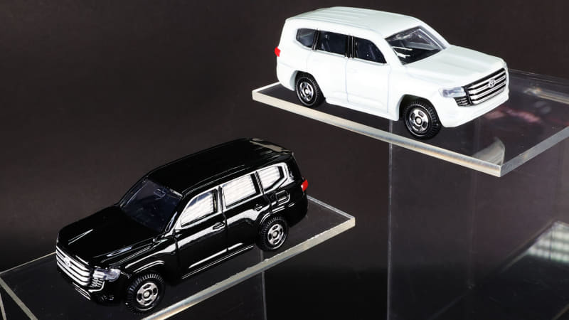 今回のトミカは“VX”グレードがモデルのようです