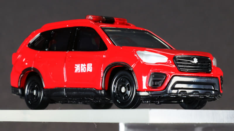 ルーフの赤色灯とサイレンを起動！緊急出動！