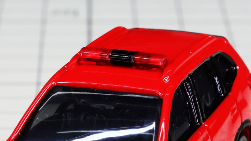 ルーフの赤色灯はクリアーパーツ！