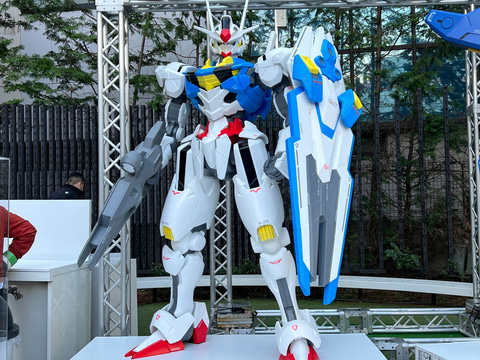 機動戦士ガンダム 水星の魔女 EXPO」にガンダム・エアリアルの立像が