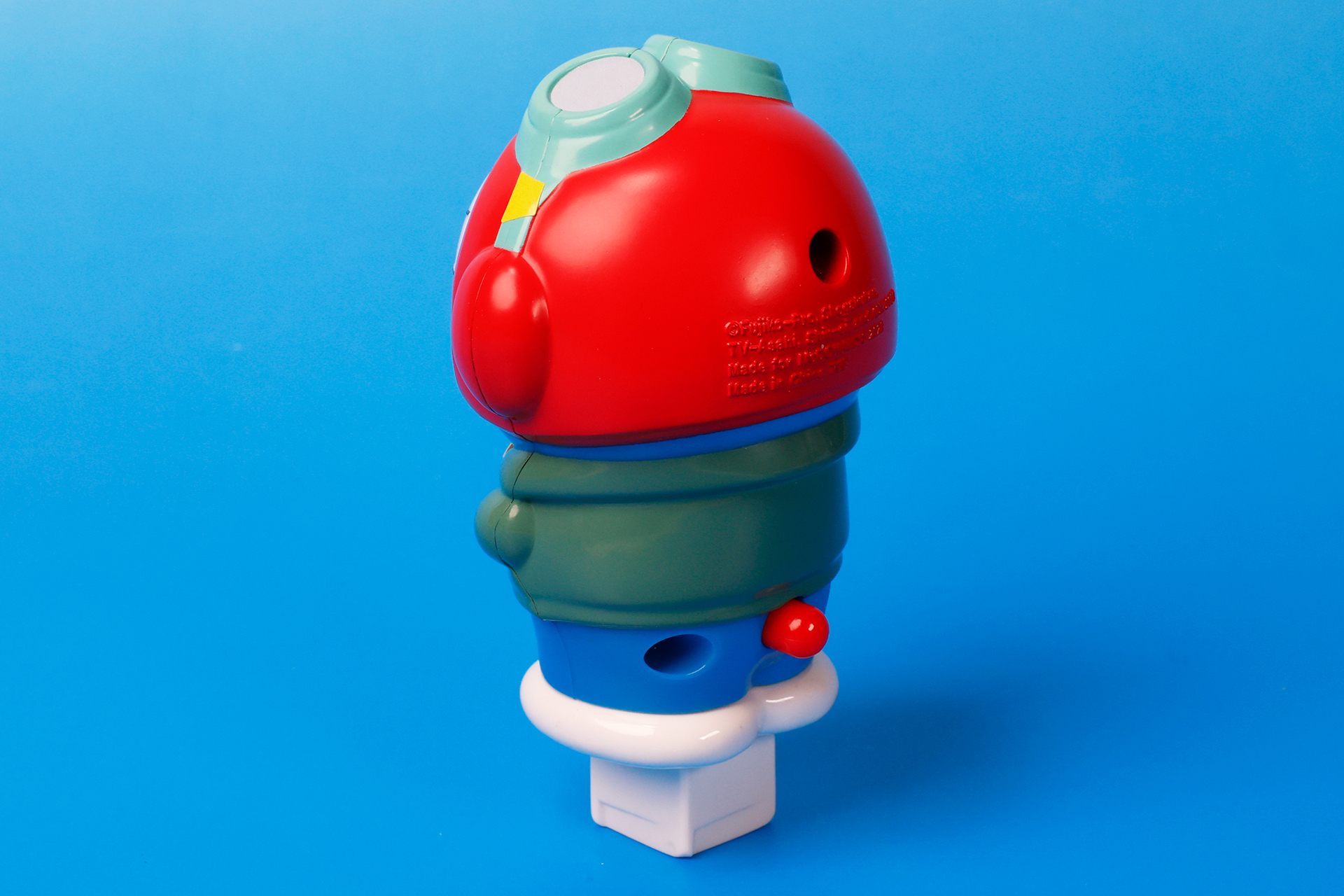 いつものドラえもんとは、ひと味違ったカラーリングになっているところも面白い