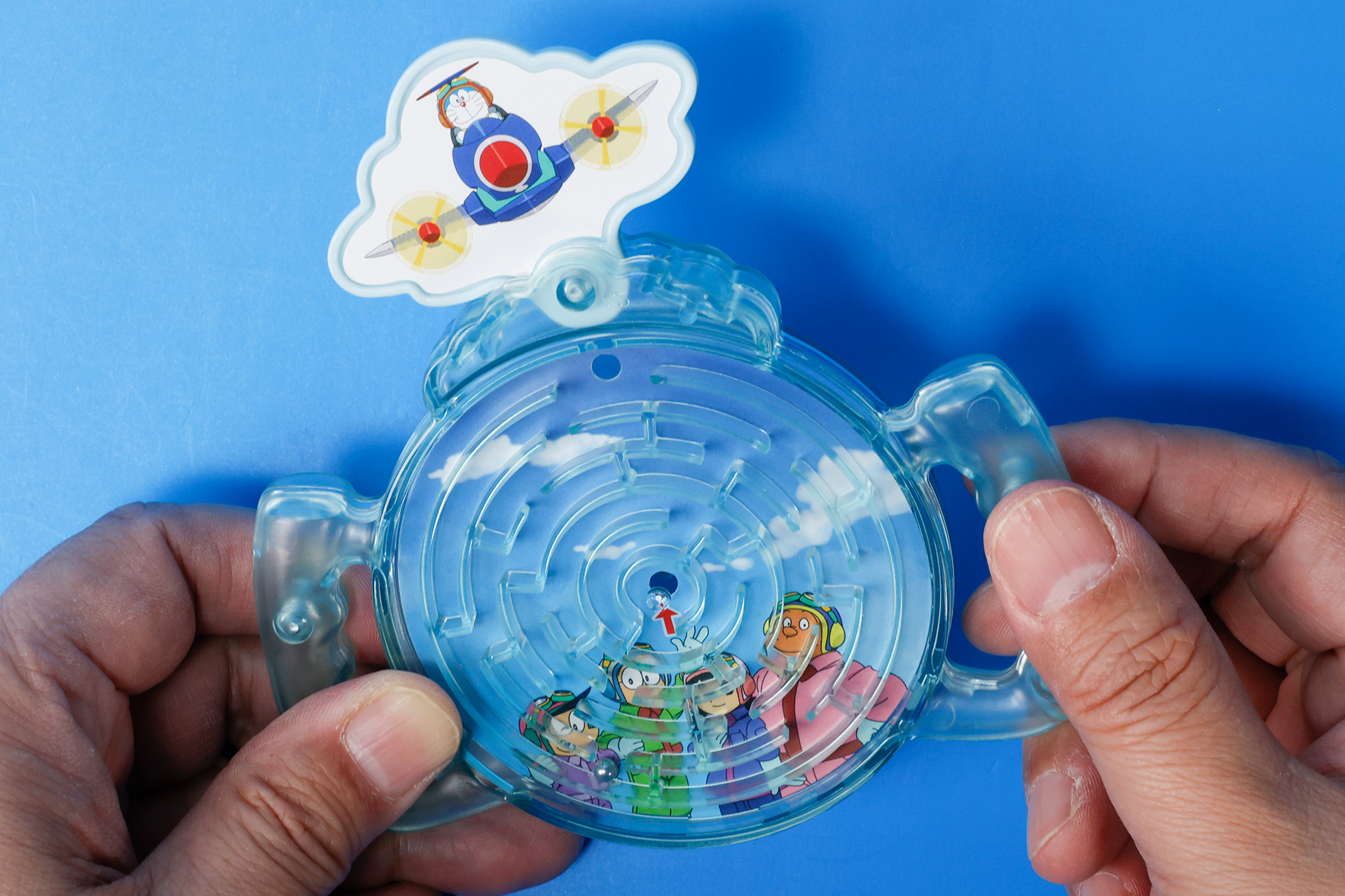 まずは表面でゴールを目指して球を転がしていこう