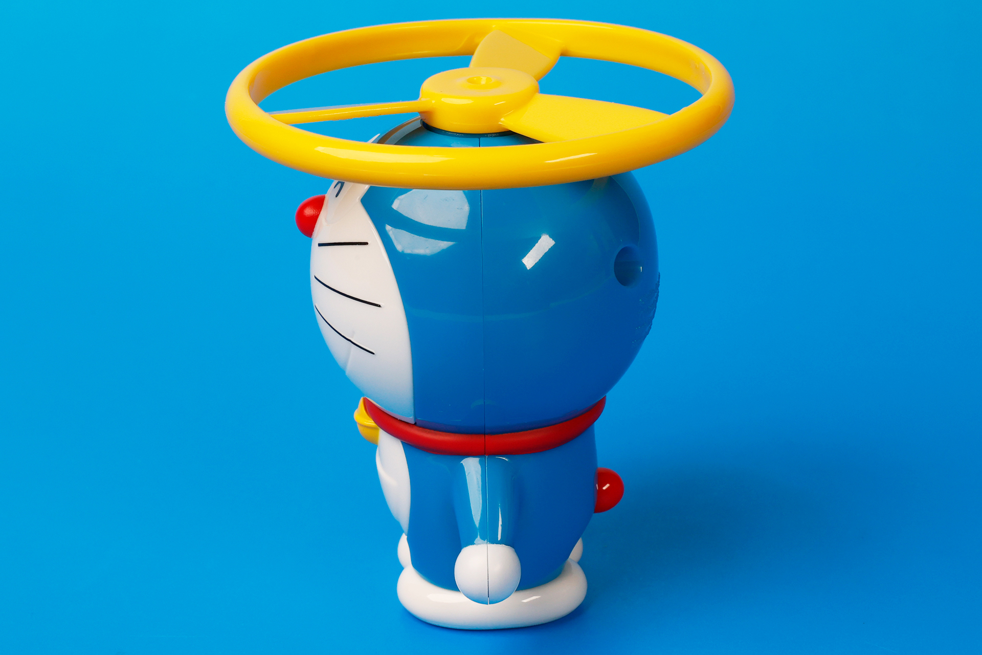 サイズもそれほど大きくなく、子供が手に持っても遊びやすい