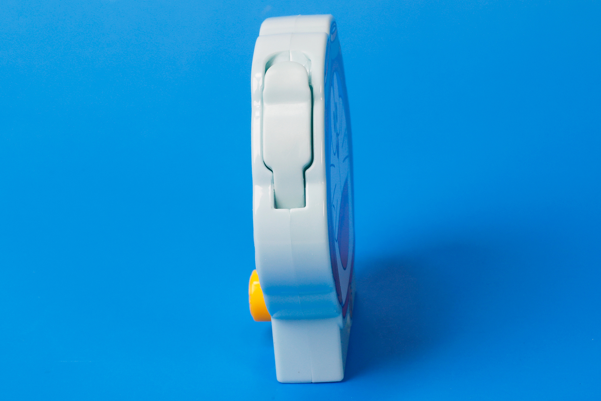 水を入れる仕組みだが、それほど厚みはない