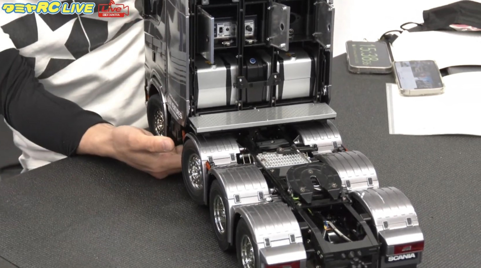 車体後ろで様々なスイッチを操作可能。発売日・価格未定