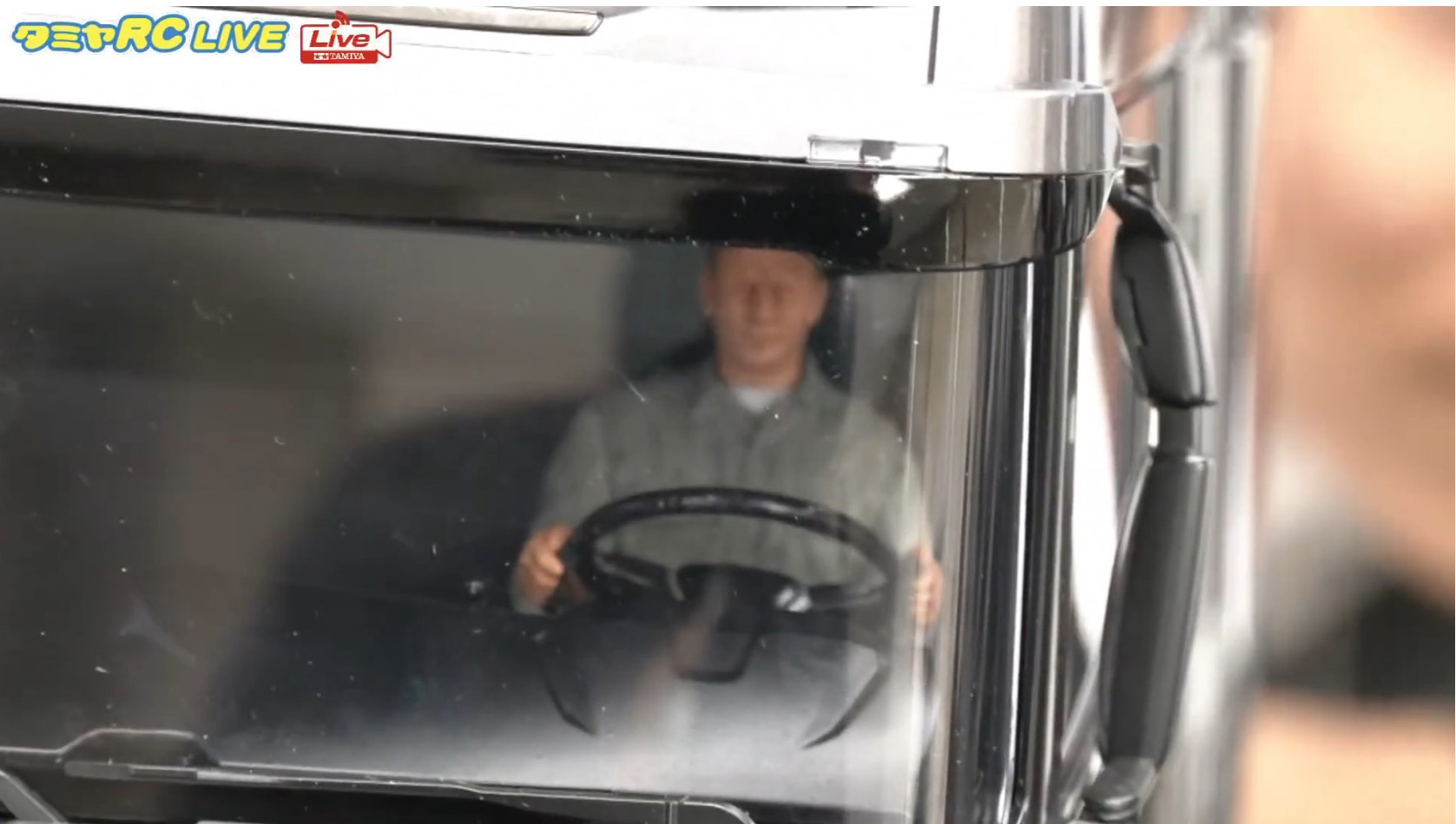 模型としての作りも細かい。フィギュアも搭載されている