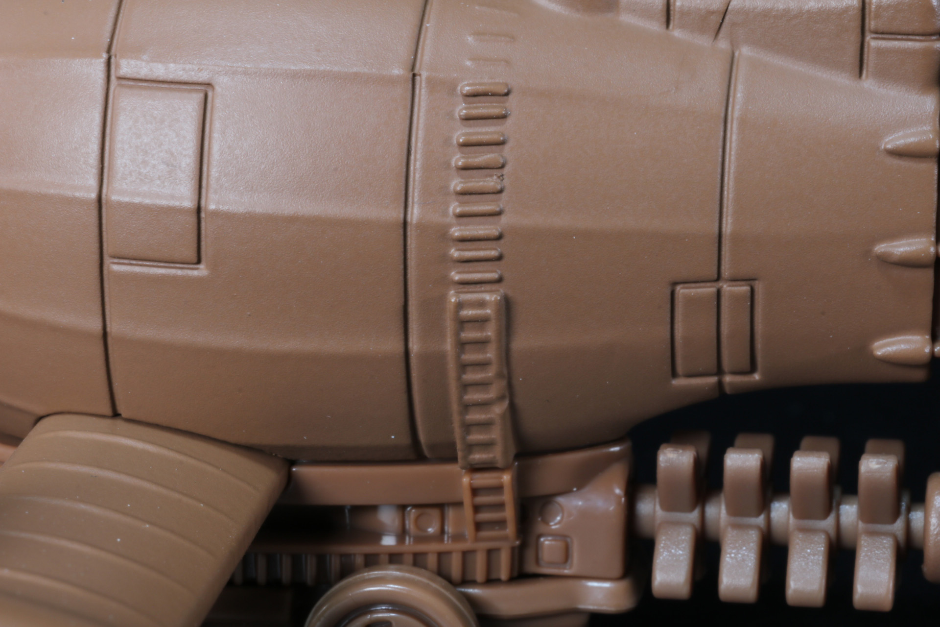 上部の見張り台兼グライダーに続くハシゴも造形されている