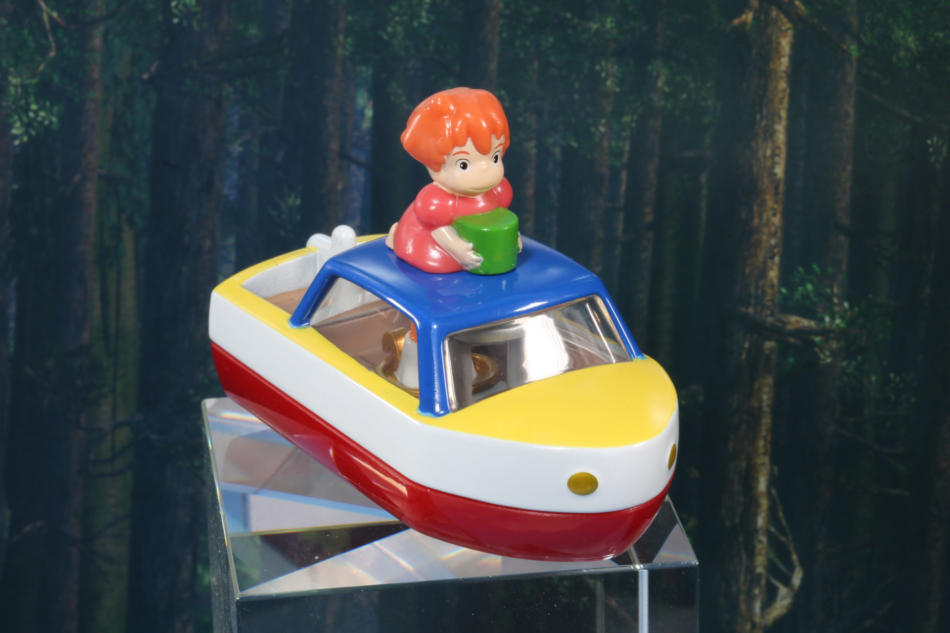 水面を滑るようにして前進していく