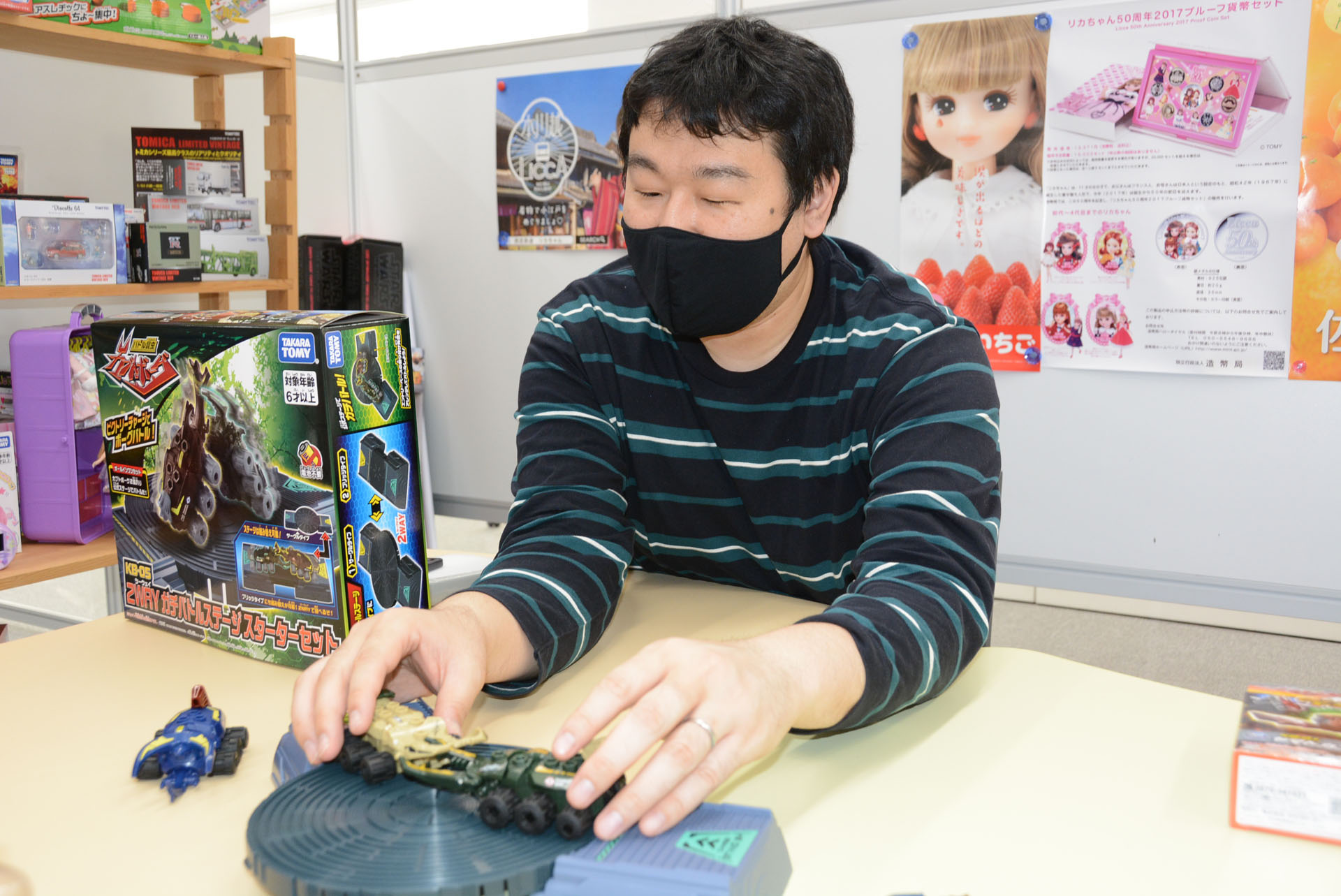 赤木氏は、カブトボーグ同士がぶつかった状況をいかに盛り上げるかに注力したと言うことを強調した