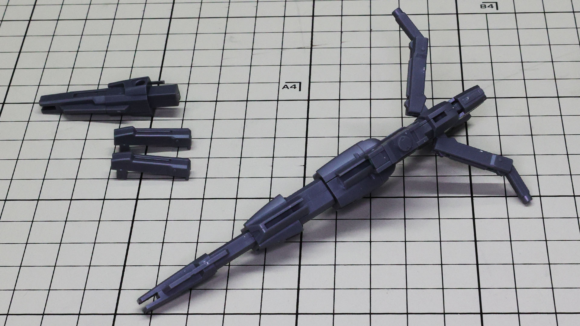 銃口が伸びた両手持ち状態