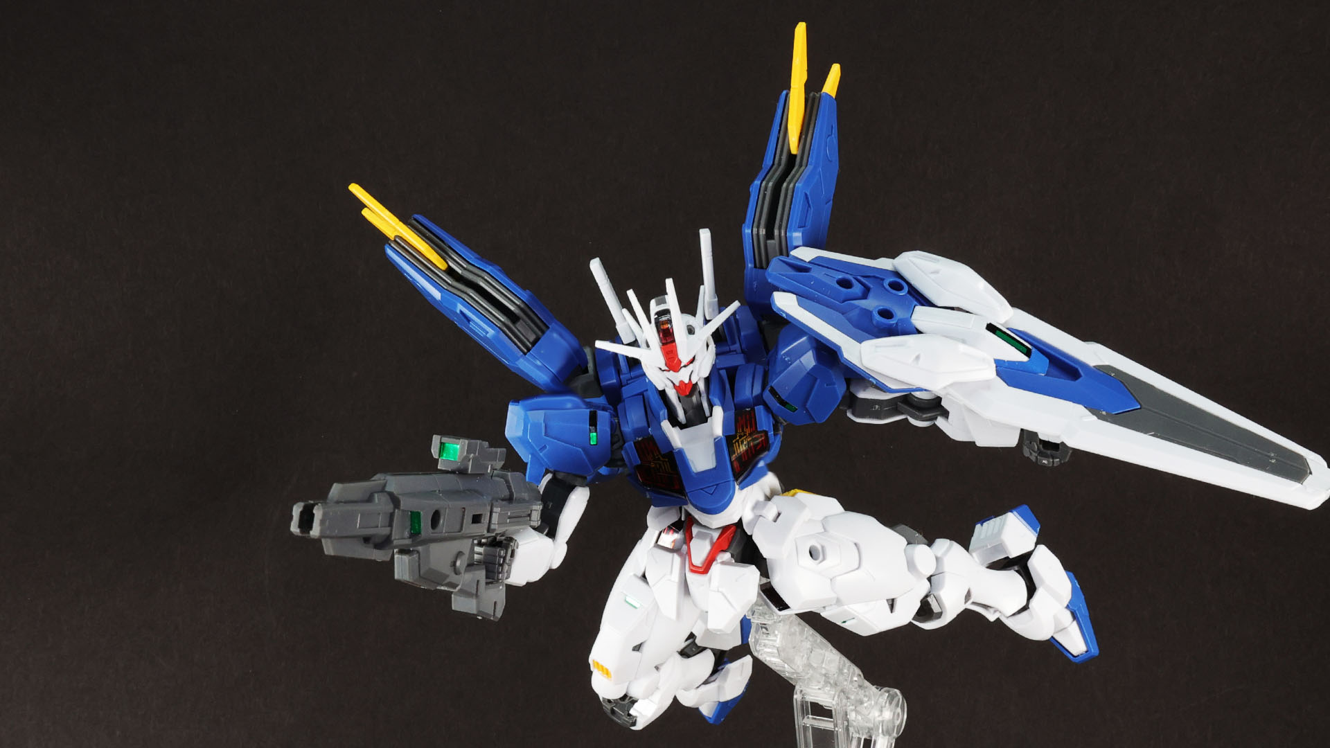 バックパックでより躍動感のあるポージングが可能