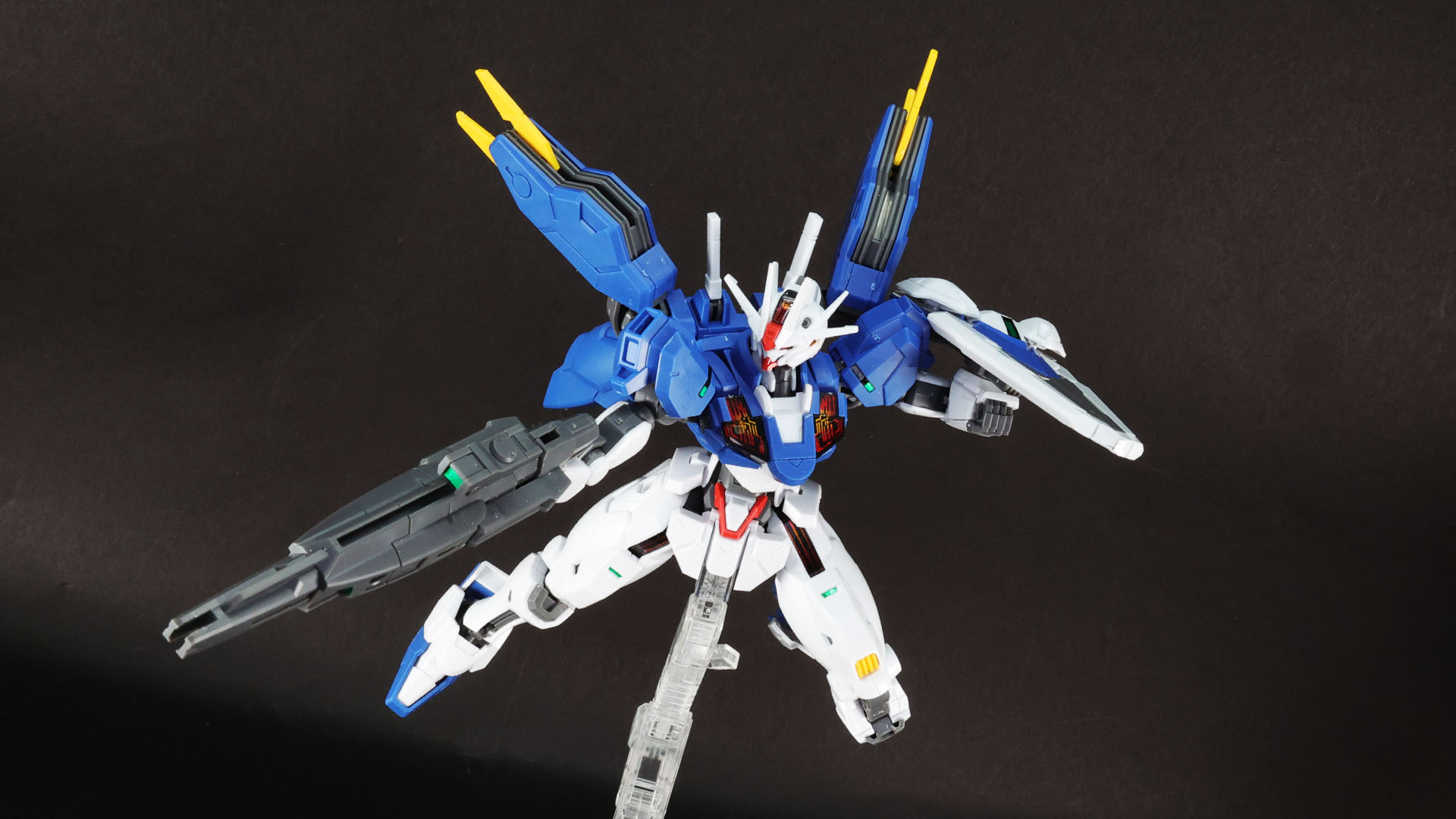 脚部も表情豊かなポージングができます