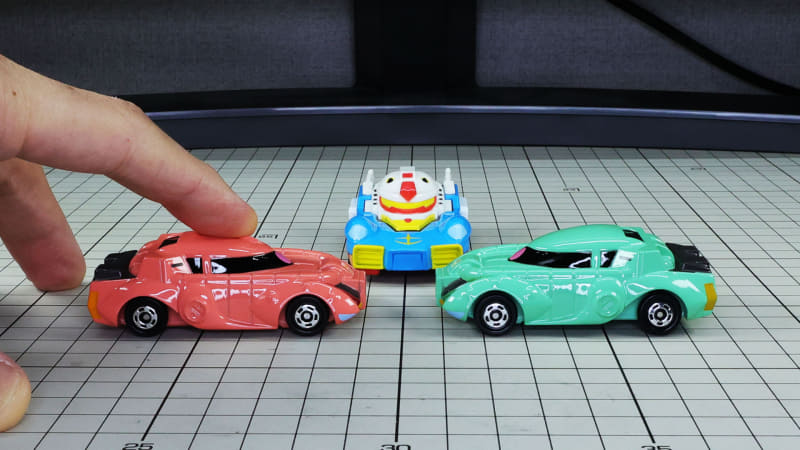 トミカといえば！サスペンションのアクションがあります