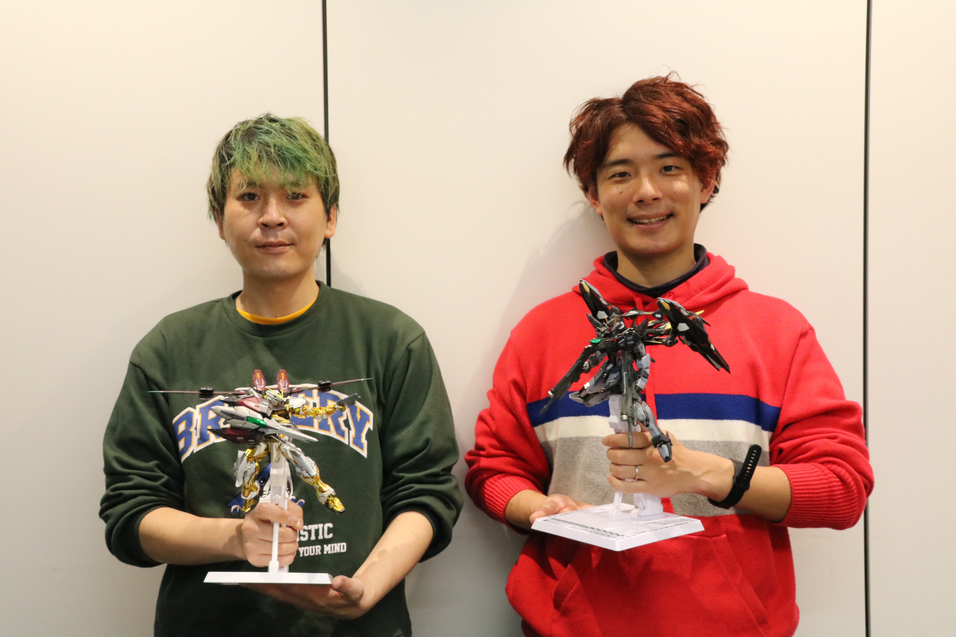 企画を担当する稲吉氏（右）と開発の尾嶋氏（左）に本商品の魅力を語っていただいた