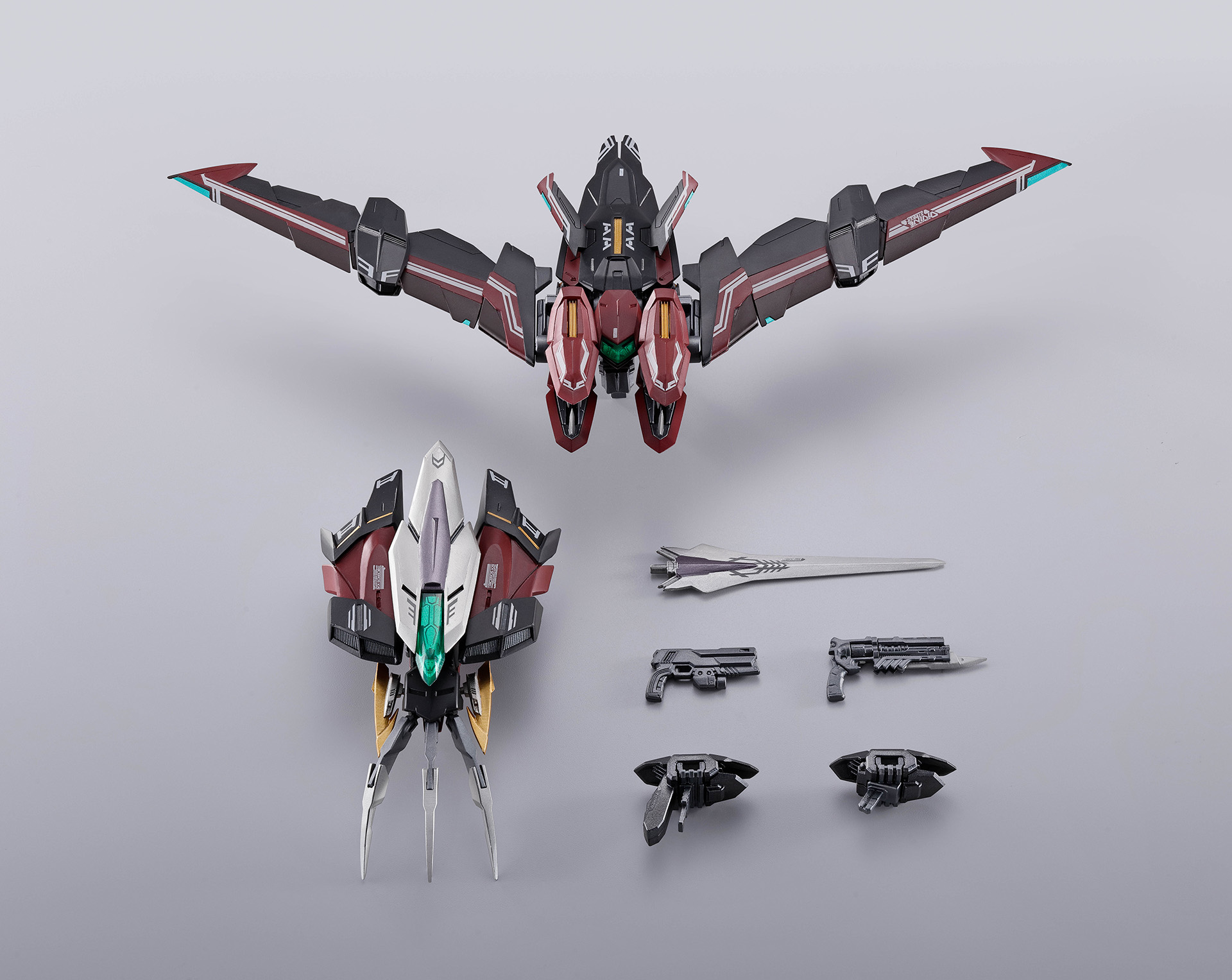 ディバインストライカー本体、トリケロス改、ハンドガンの他、ジョイントパーツが付属する