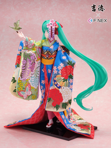 A伝統的な人形 約8cm 3分間見つめてください」初音ミクが十二単をまとったお雛様に！伝統