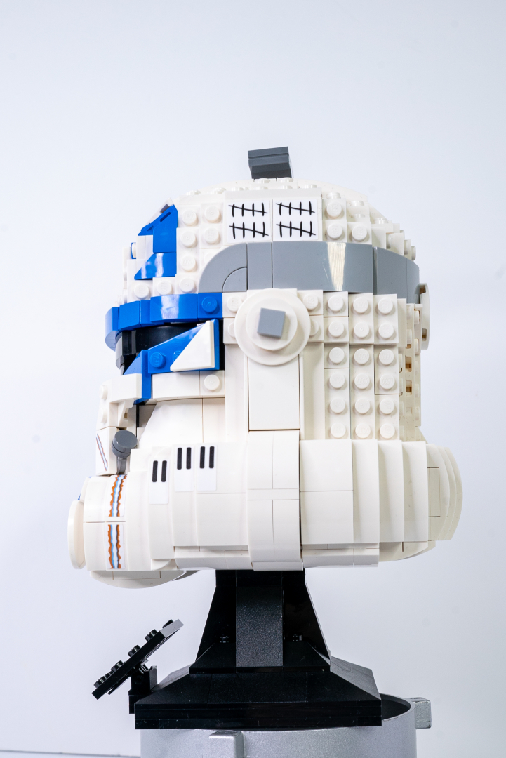 ところどころプリントパーツはあるが、顔周りの青いラインとか、どんな感じで組んでいるのかワクワクする！