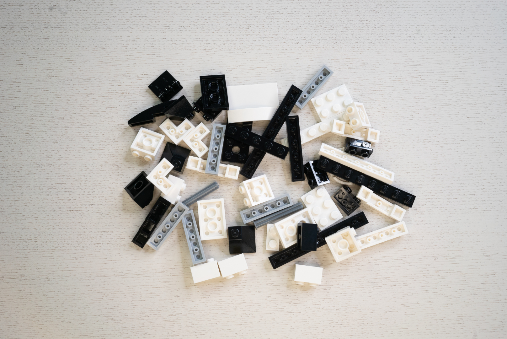 袋2も2つで、今度は黒い……ここから白と青のレックスに変身する工程が楽しみだ