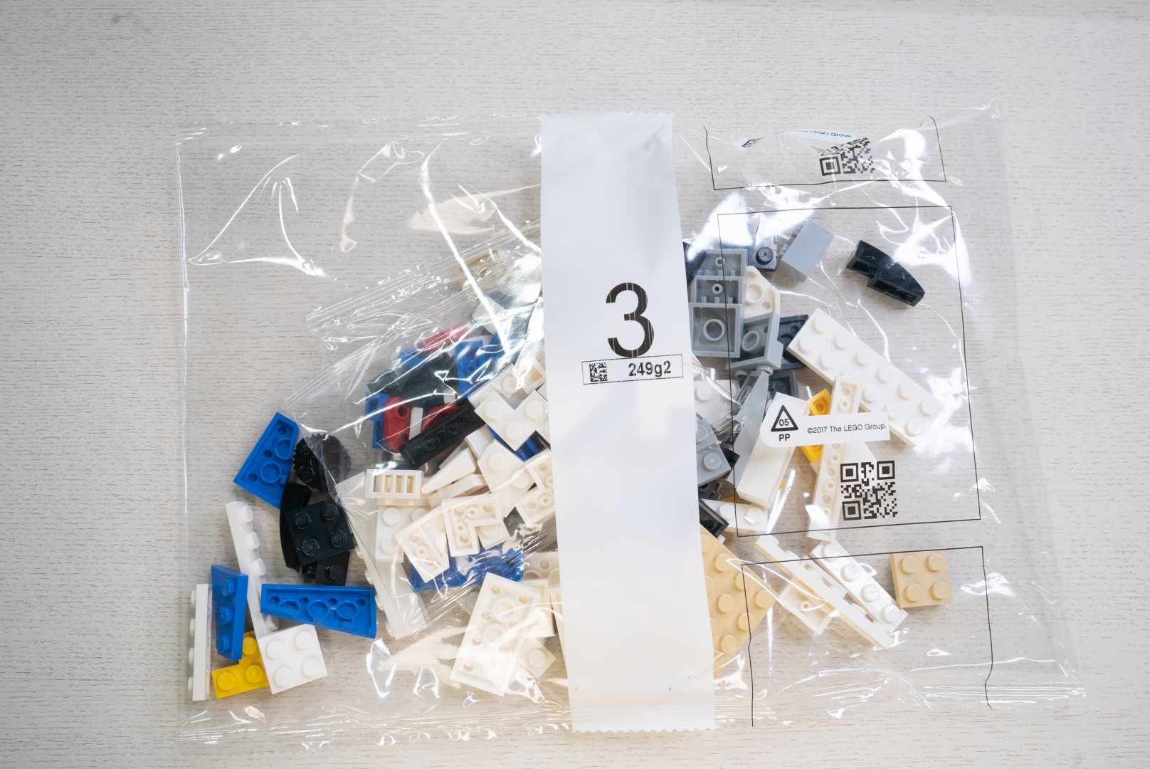 袋3は1つ。これまでとは異なり、かなり細かいパーツが増えている