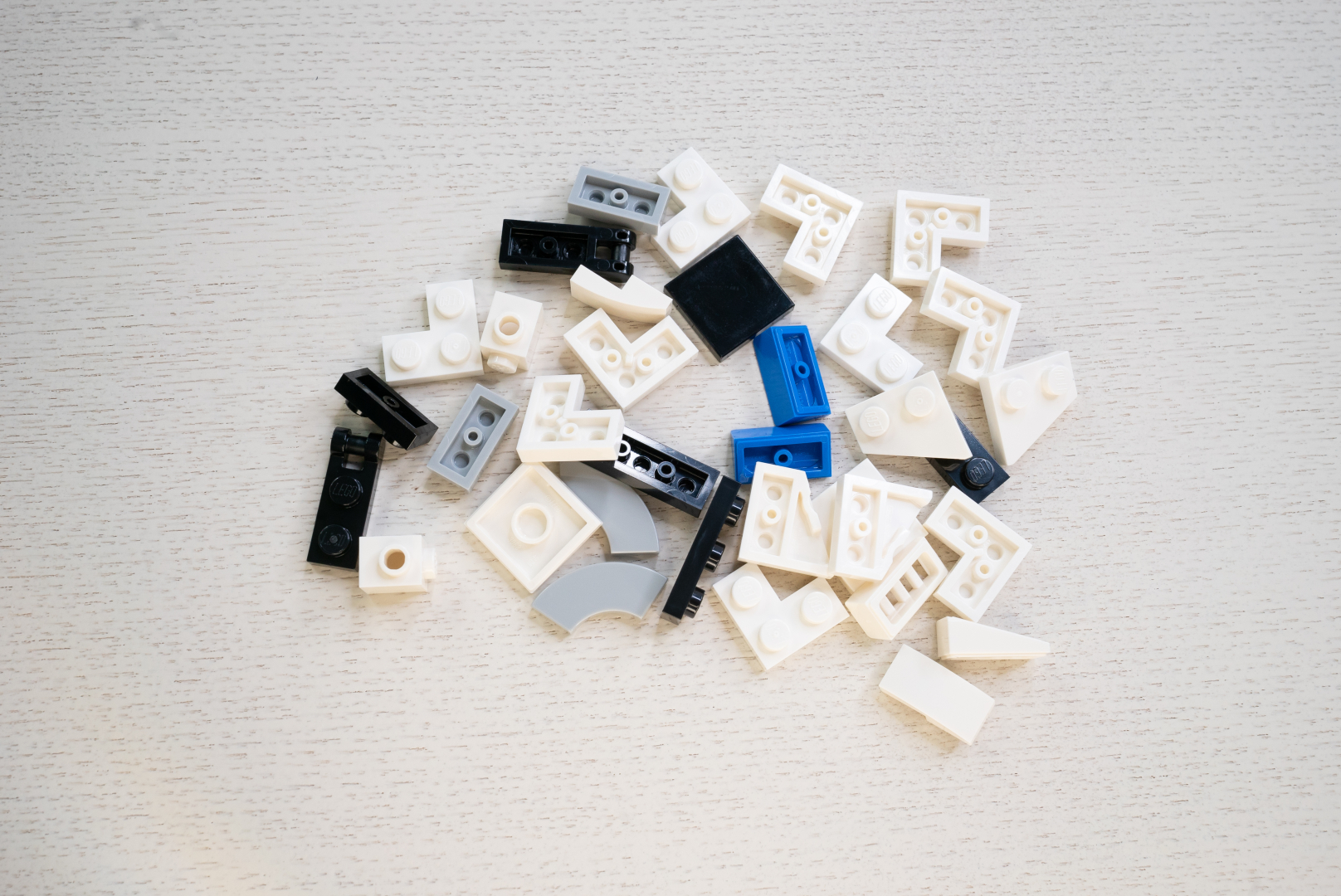 袋3は1つ。これまでとは異なり、かなり細かいパーツが増えている