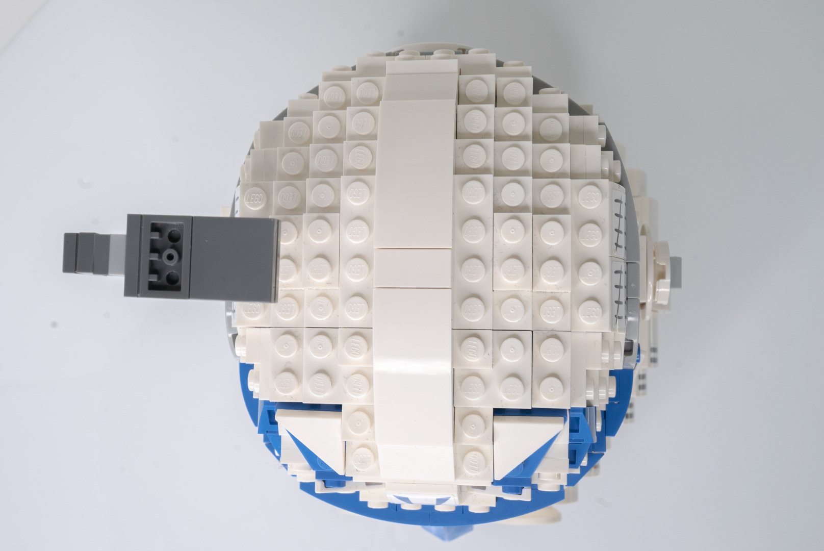 今回一番感動するのが、この積分メインで作った頭部であろう。最終的にはカーブスロープなども使っているのだが、プレートを積んで曲面に見せるにはどうすればいいのかを体験できる
