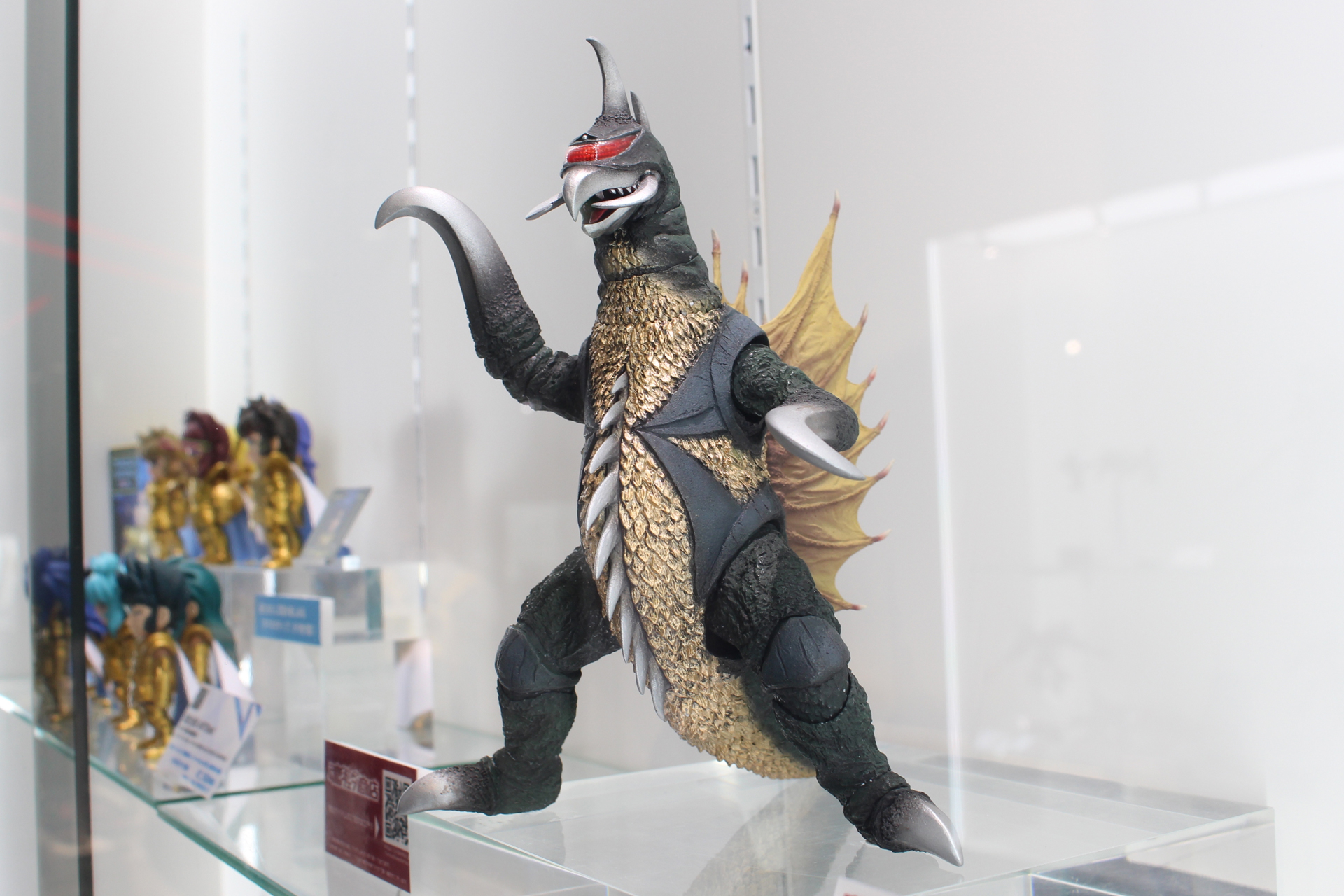 サイボーグ怪獣ガイガン。全身武器の凶悪な姿が魅力