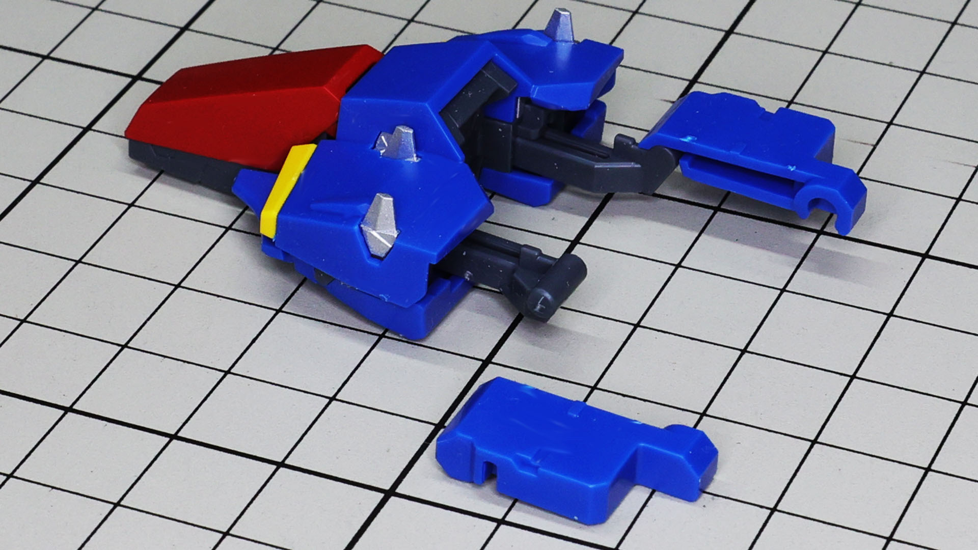 ボディとの接続アームを構成して……