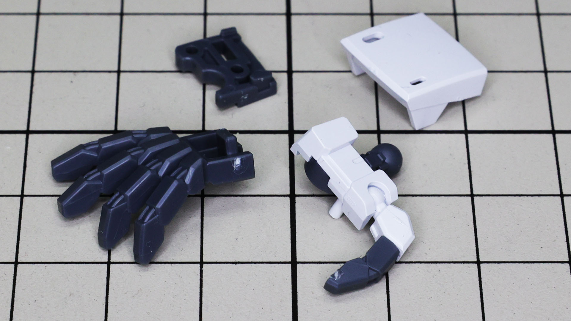 無理に可動指にしなかったのは好感が持てます