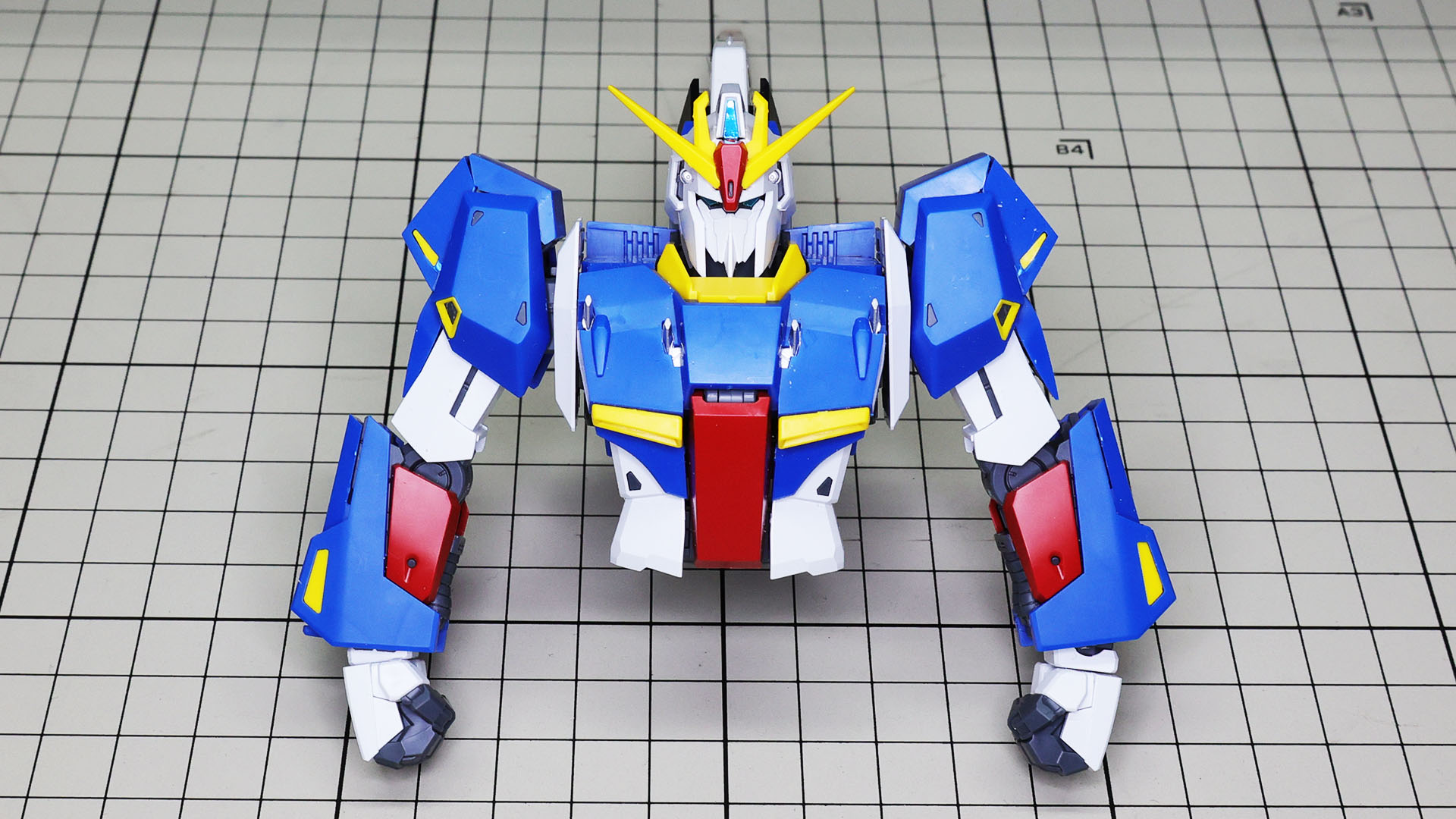 太めの腕部は印象がいいですね