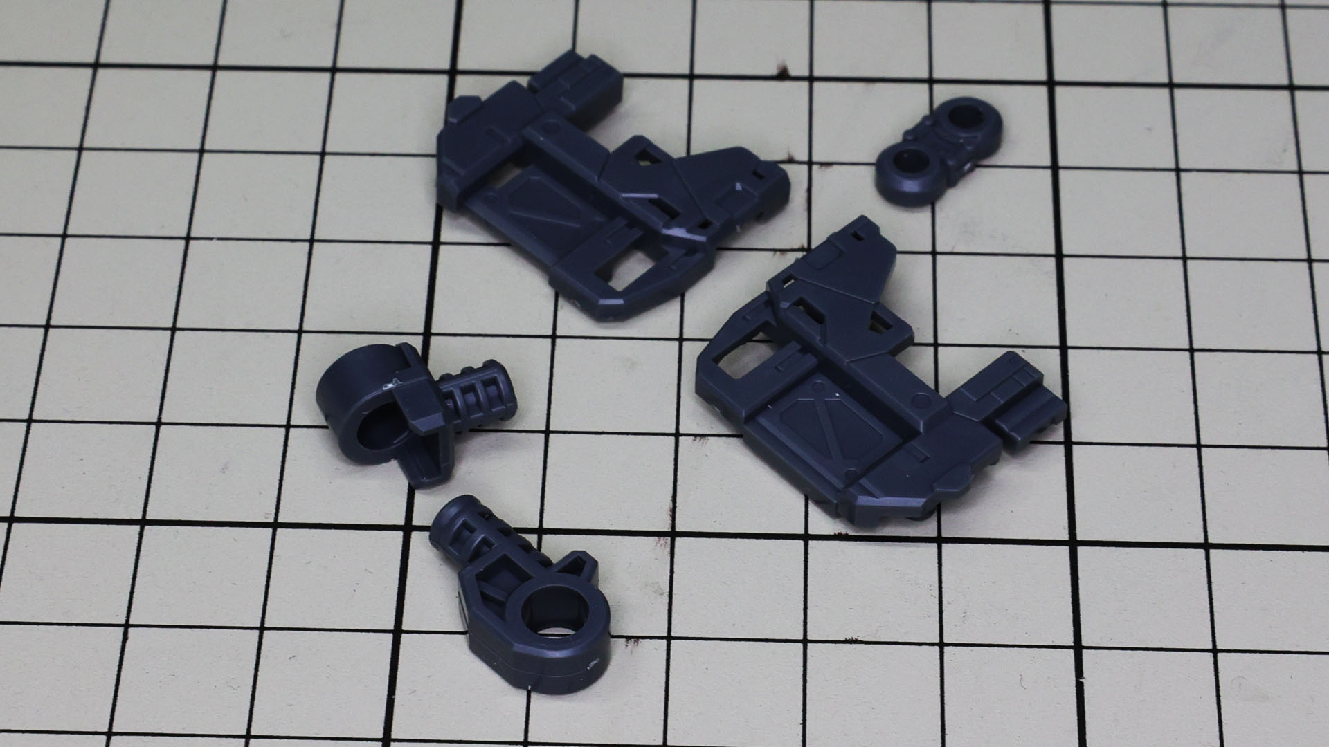 芯となる部分から組んでいきます