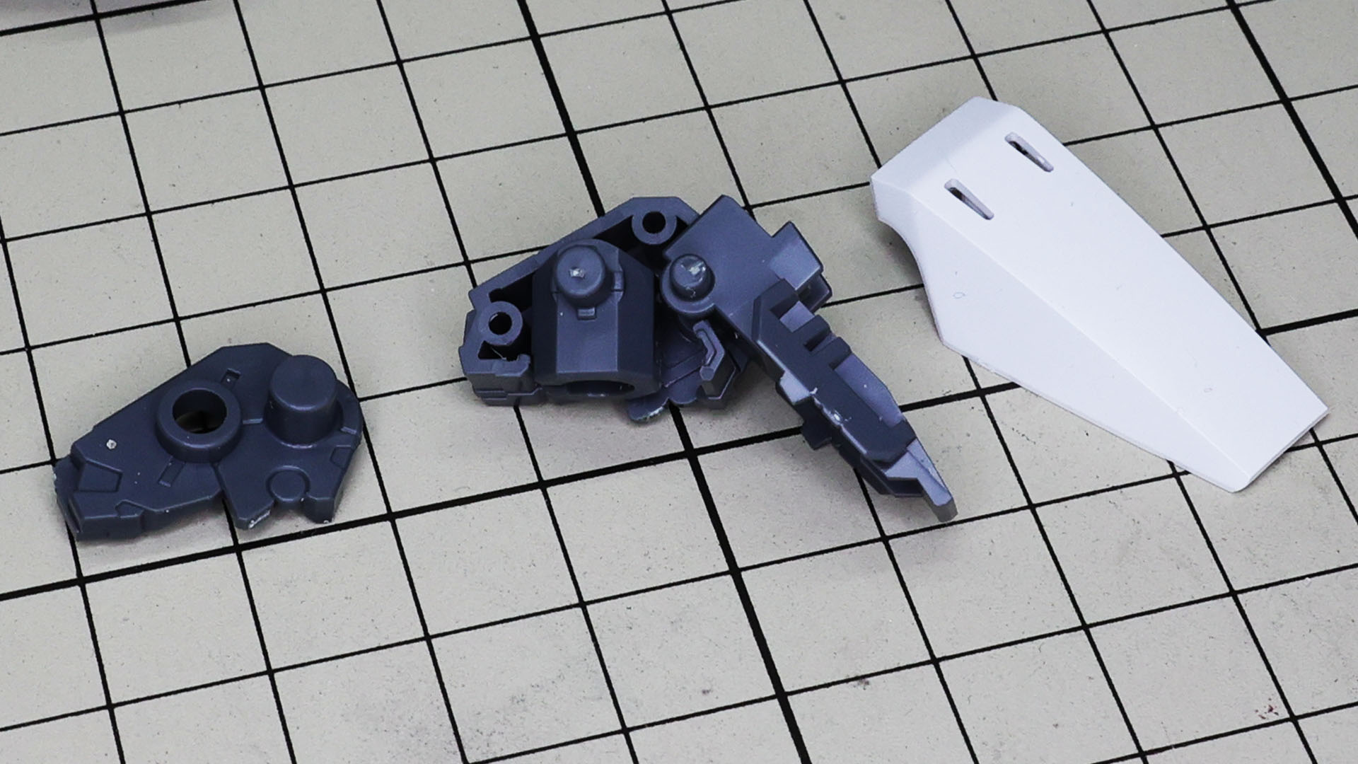 アーマーはウェイブ・ライダー時にエアーブレーキになるほど開かないようです