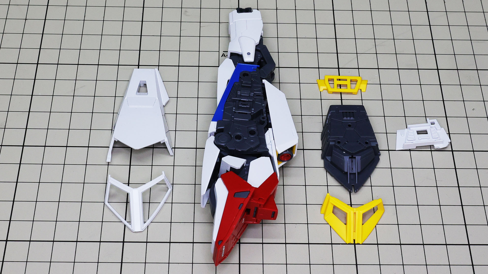 外側のメカパーツも同様です