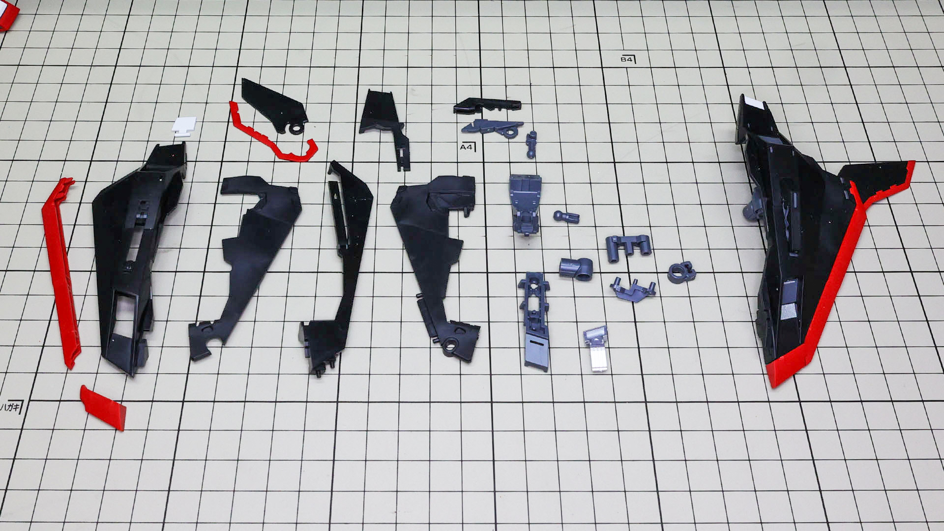 軽量化も考慮するとパーツ数が少なくなりがちな背負いもののフライング・アーマーは、“Ver.Ka”では設計と成型技術で乗り越えてきたようです