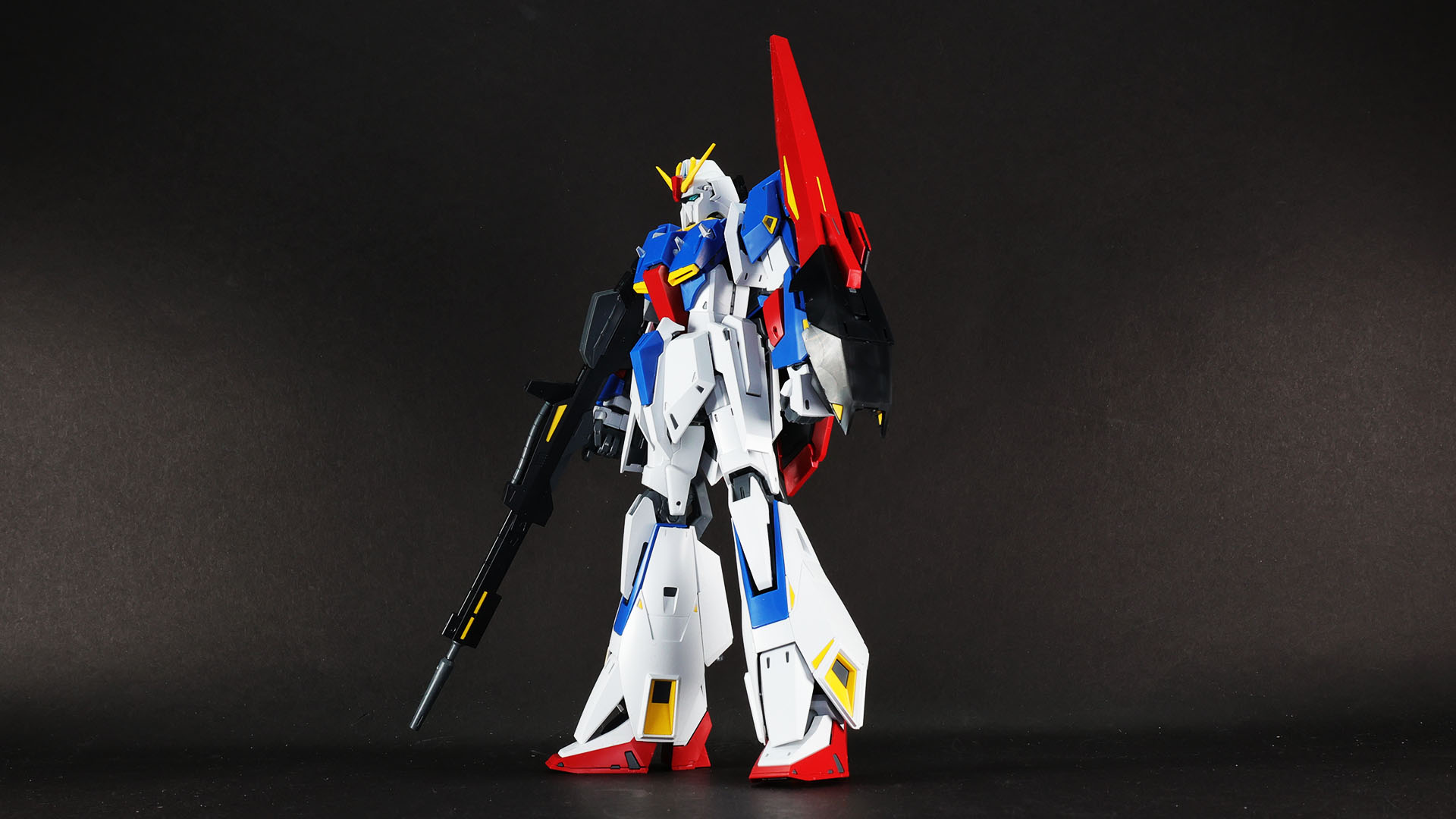 フライング・アーマーも余計なディテールがなくなり、アニメ準拠に