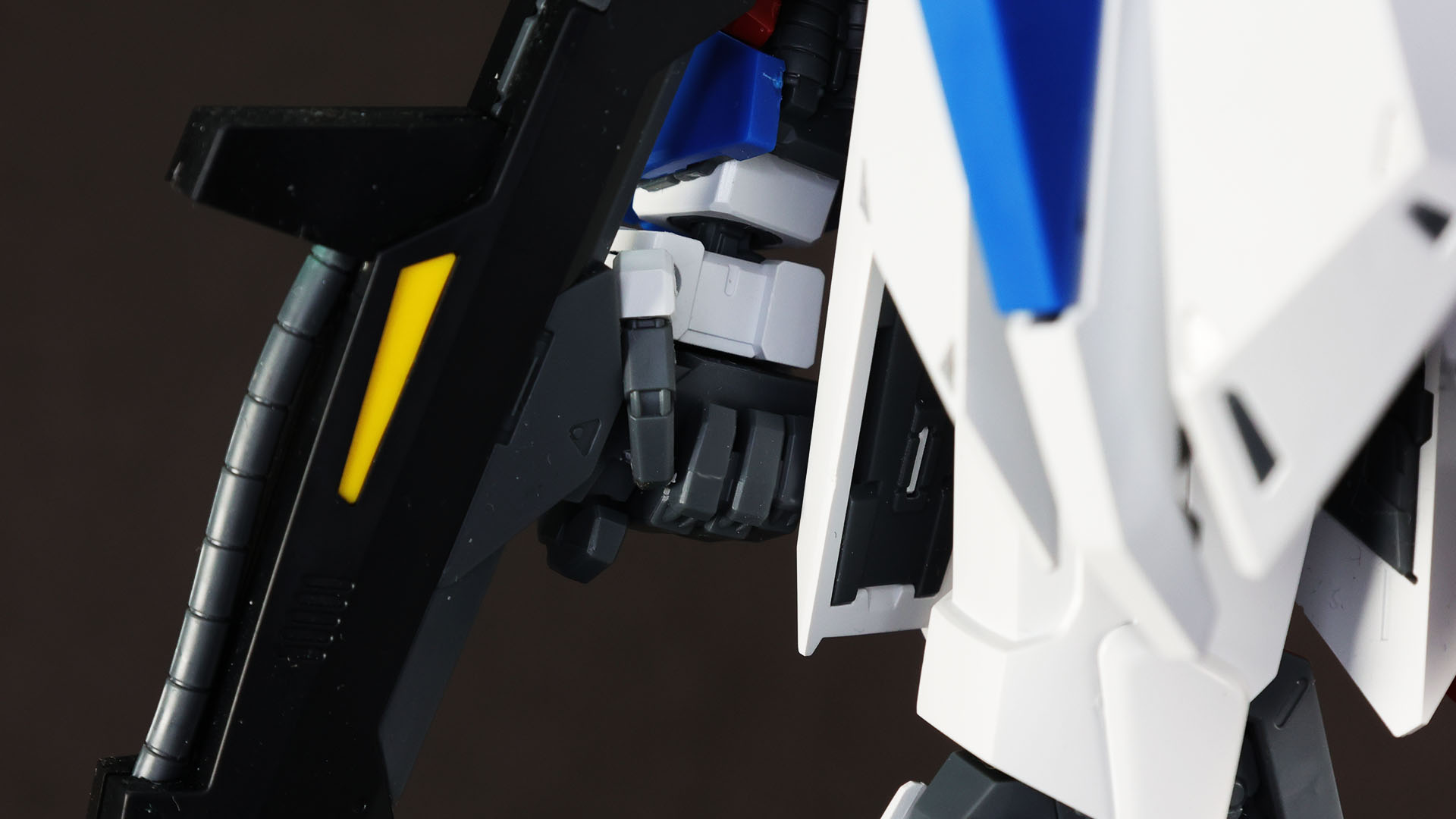 親指付け根が白い！