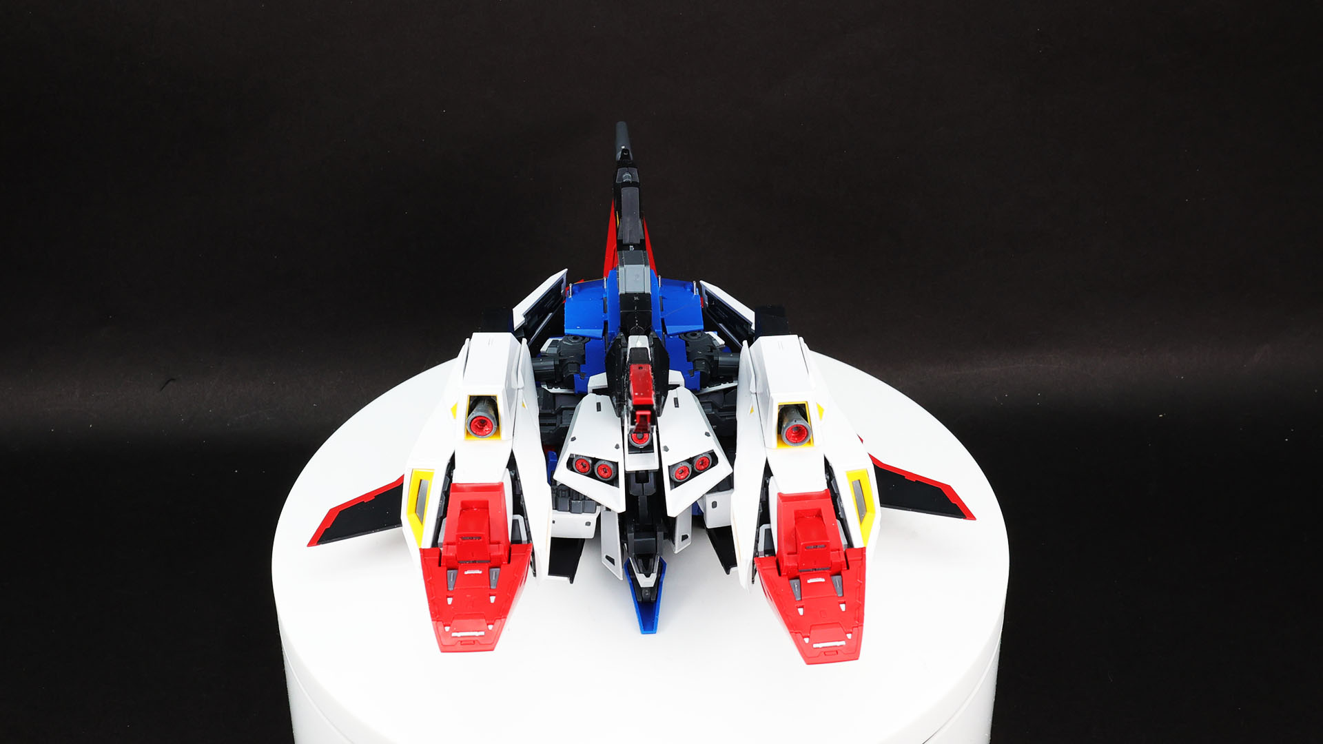 機体のノズルのほとんどが後方へ向くことがわかります