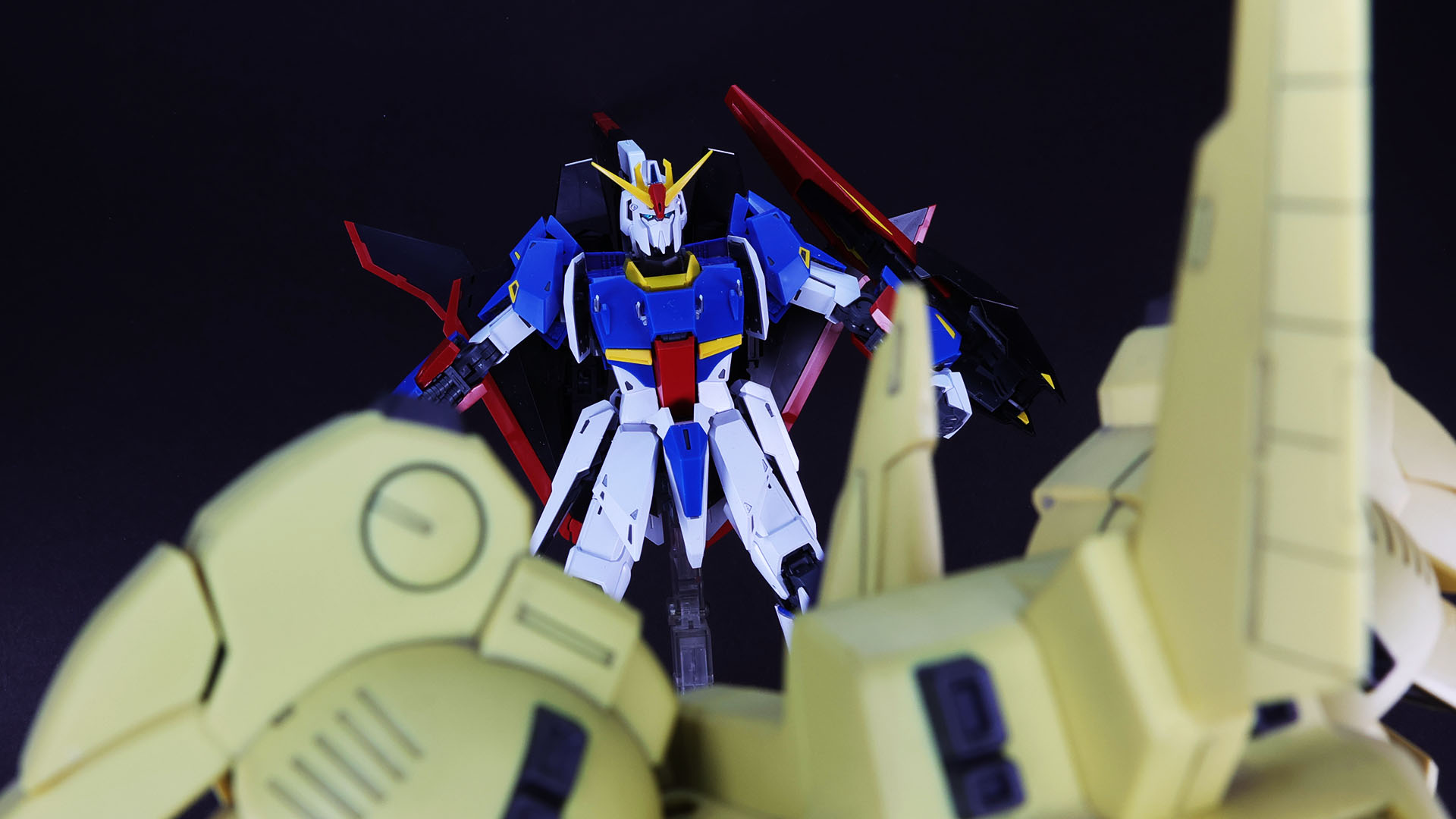 わかるまい、戦争を遊びにしているシロッコには！