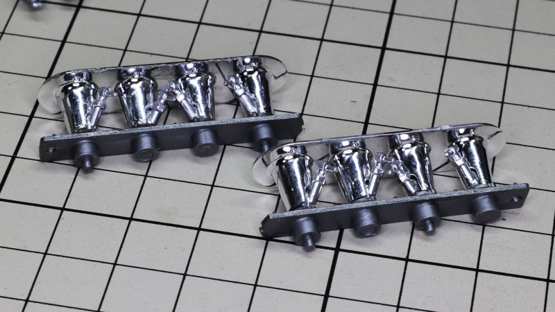 インジェクションユニットからのチューブはそれぞれのエアファンネルに接続されます