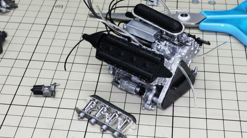 組立説明書をよく見て無理のないようになるべくきれいにできると最高です