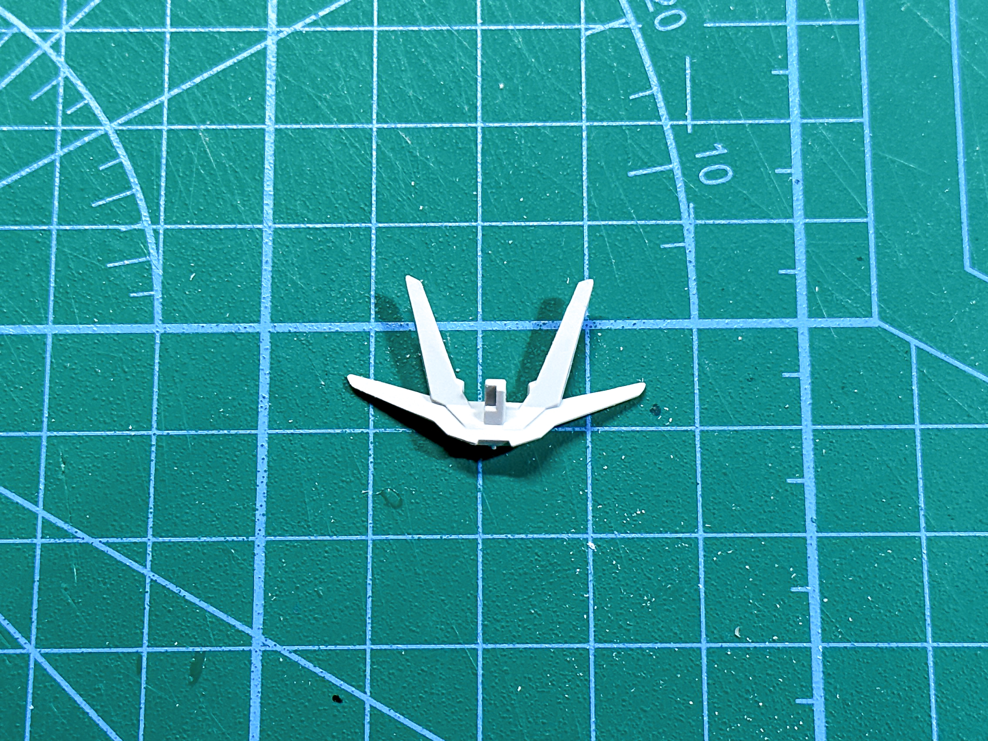 アンテナのシャープ化が完了したアンテナパーツ。アンテナがシャープになると見た目が引き締まります。