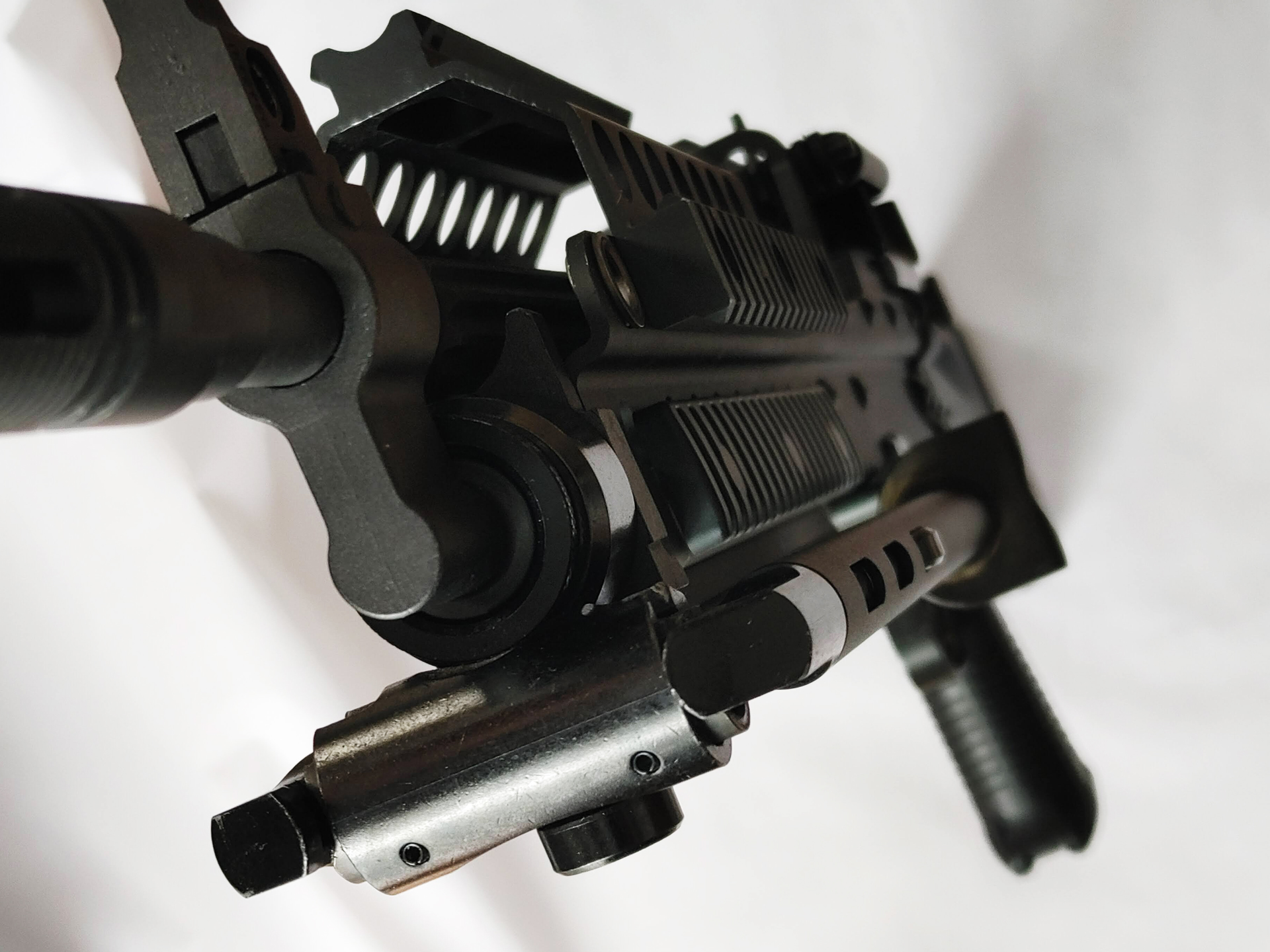 リアルで丈夫に造られているバイポッド