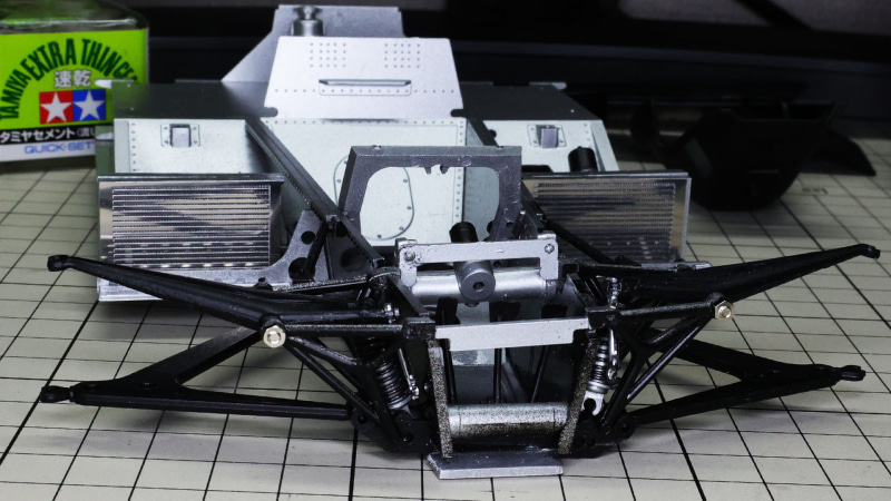 ステアリングとシフトノブを設置