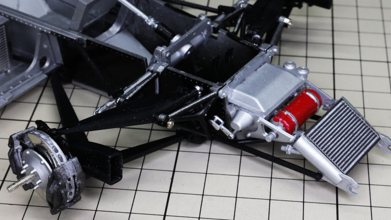 フロントノーズ先端にもラジエーターコアがあります